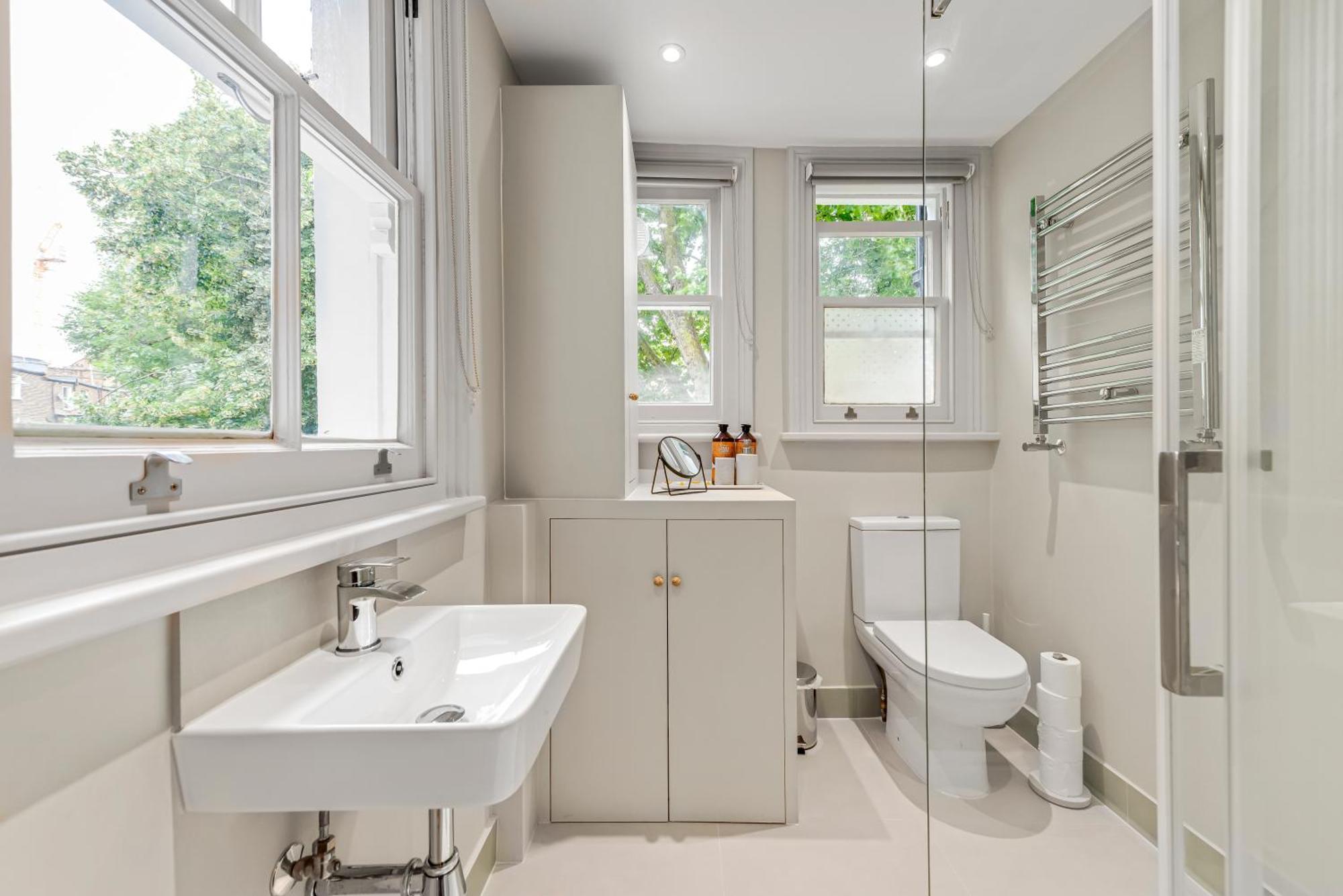 Luxury 3 Bed Apartment With Balcony In Kensington Olympia London Exterior foto