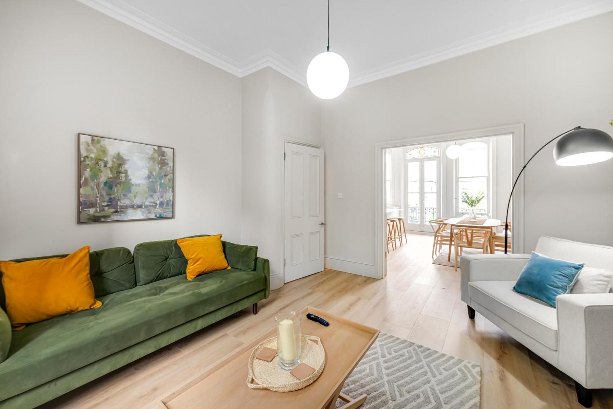 Luxury 3 Bed Apartment With Balcony In Kensington Olympia London Exterior foto