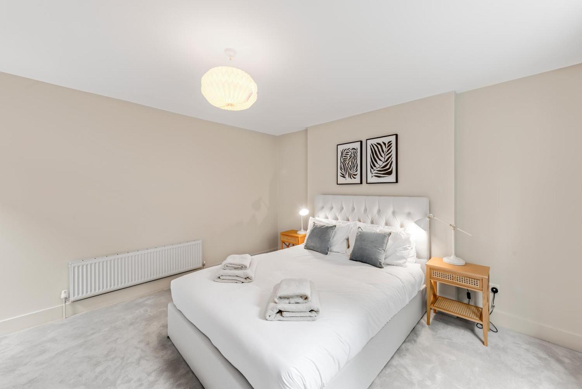 Luxury 3 Bed Apartment With Balcony In Kensington Olympia London Exterior foto